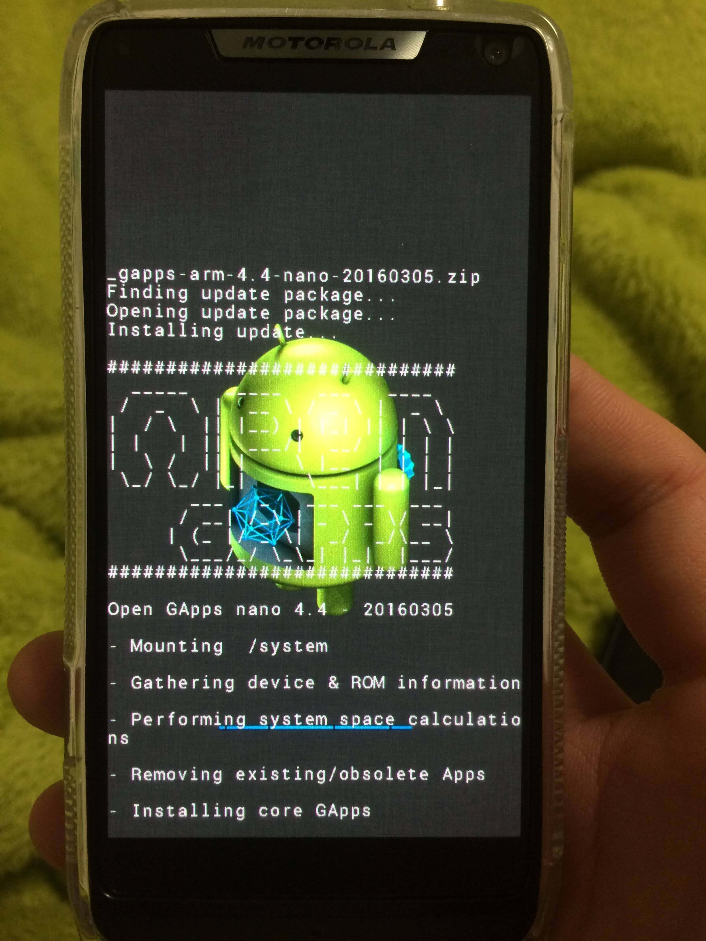 ”MOTOROLA RAZR M 201M”のサムネイル